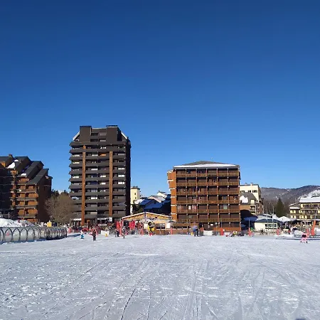 3 Personnes Au Pied Des Piste Plateau De Bonascre - Ax 3 Domaines Ete Hiver